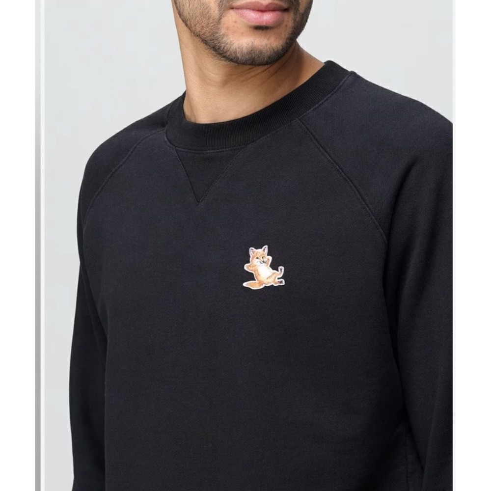 Maison Kitsune Chillax Fox Patch 
Men Black Sweatshirt - Medium